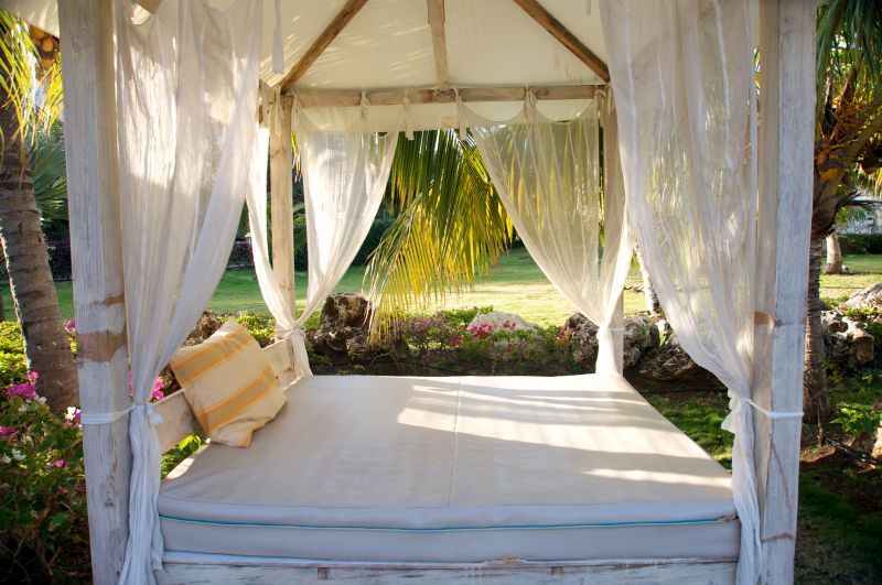 Outdoor Drapeses in Winter Setting